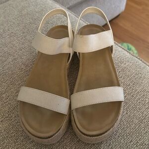 Comfy platform sandal